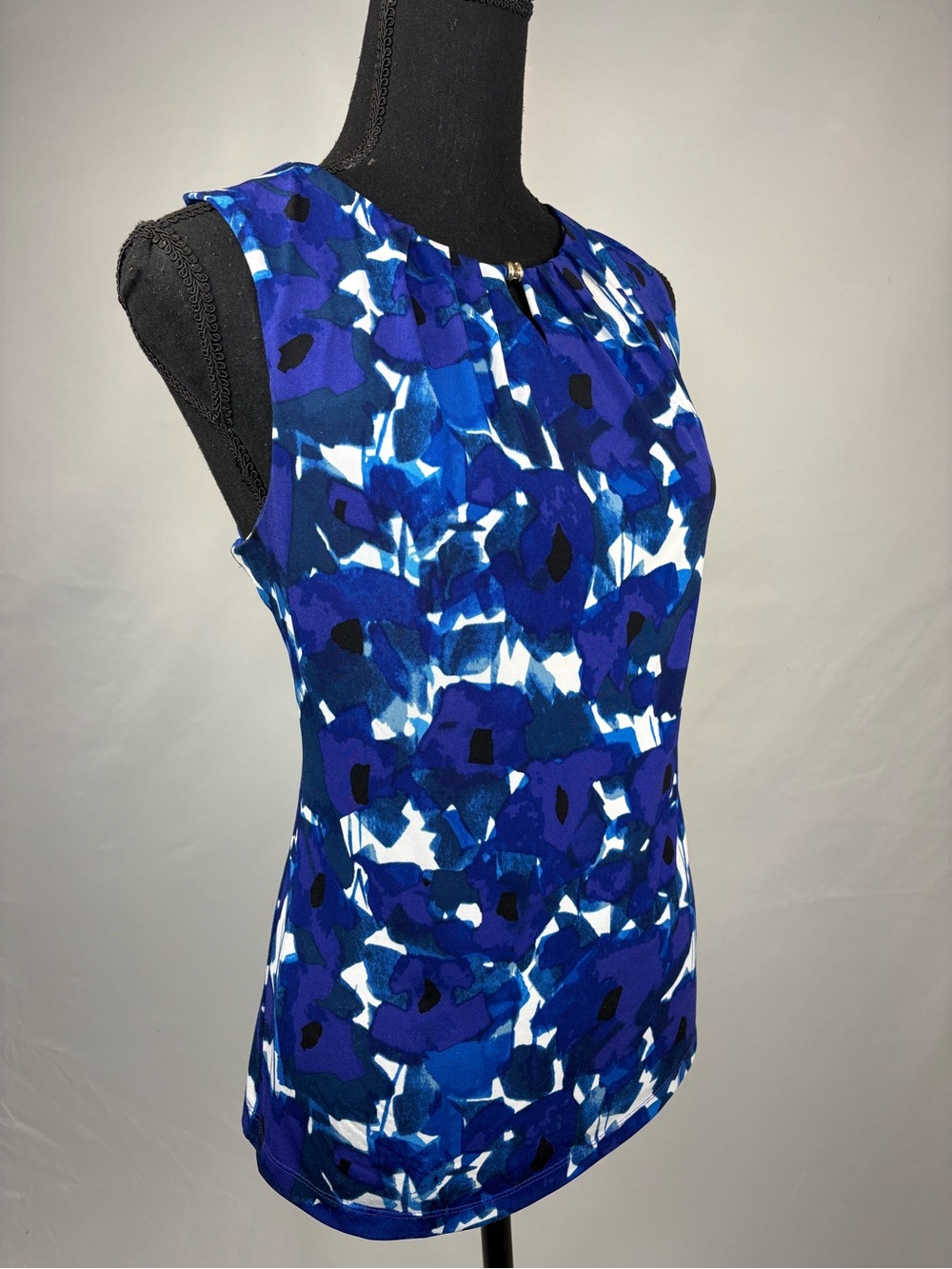 Blouse Sleeveless Blue Floral Medium